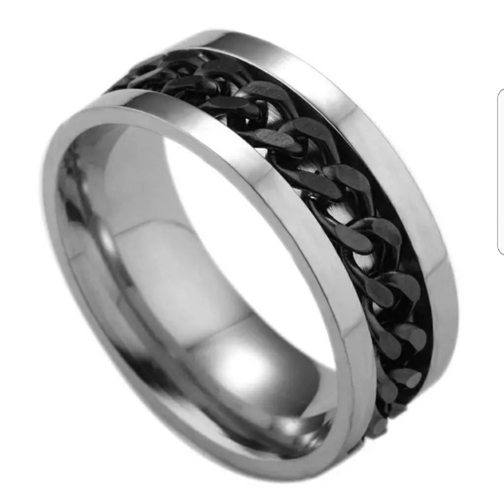 Unisex silver Band ring  black spinning chain New with tags !